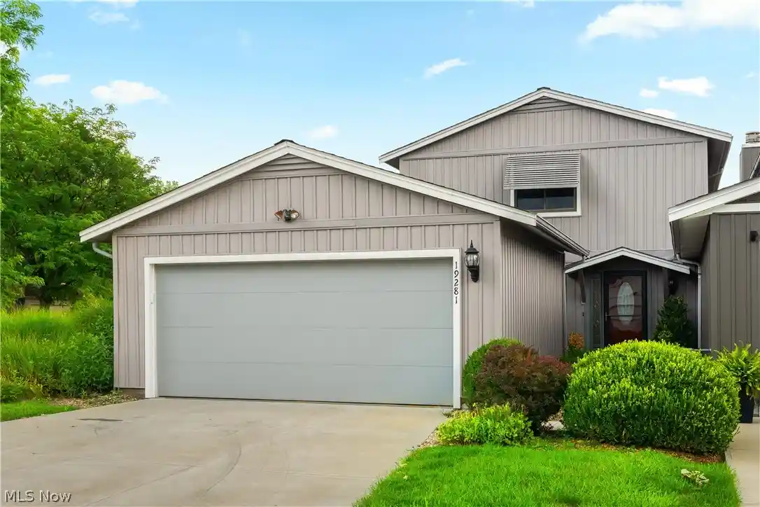 Listing Photo 1 - Condo for sale in 19281 Idlewood Trl located at 19281 Idlewood Trl, Strongsville, OH 44149 - Unit 19281 Idlewood Trl