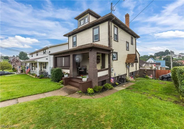 Photo 2 of Single family home for sale at 300 N 10th Street, Weirton, WV 26062 | MLS# 5236776 | Listing updated on 2026-09-01