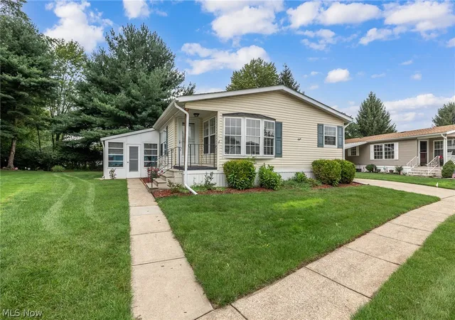 Photo 2 of Sale Pending at 8 Jessica Ln, Olmsted Twp, OH 44138 | MLS# 5230617 | Listing updated on 2026-09-30