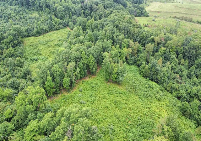 Photo 2 of Sale Pending at 43998 Hammond School Rd, Wellsville, OH 43968 | MLS# 5237007 | Listing updated on 2026-08-27