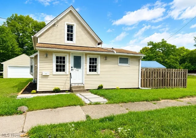Photo 2 of Single family home for sale at 410 E 9th Street, Ashland, OH 44805 | MLS# 5236980 | Listing updated on 2026-09-01