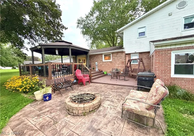 Photo 3 of Single family home for sale at 1282 Independence Cir SE, New Philadelphia, OH 44663 | MLS# 5237081 | Listing updated on 2026-08-31