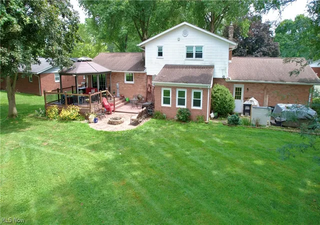 Photo 4 of Single family home for sale at 1282 Independence Cir SE, New Philadelphia, OH 44663 | MLS# 5237081 | Listing updated on 2026-08-31