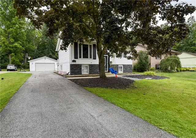 Photo 2 of Sale Pending at 502 Roosevelt Dr, Geneva, OH 44041 | MLS# 5237052 | Listing updated on 2026-08-19