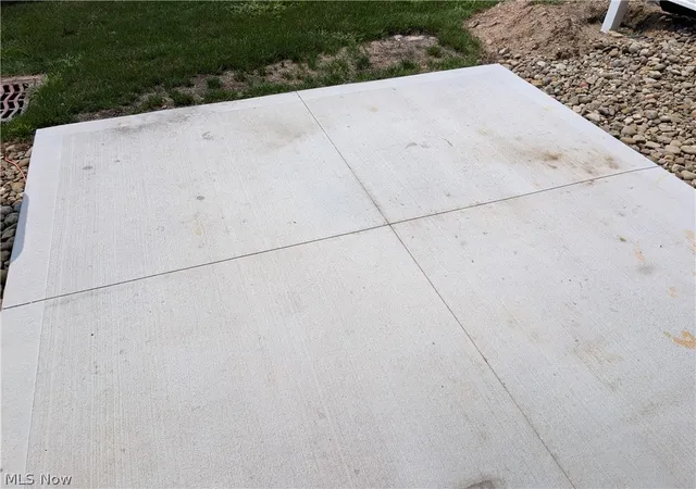 Photo 4 of House for sale at 1517 Whitehall Blvd, Kent, OH 44240 | MLS# 5237080 | Listing updated on 2026-09-25