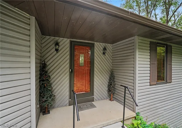 Photo 3 of Sale Pending at 8188 Kepler Ave NW, Canal Fulton, OH 44614 | MLS# 5236602 | Listing updated on 2026-09-17