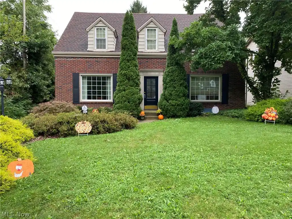 Photo 1 of Single family home for sale at 123 Alburn Dr, Youngstown, OH 44512 | MLS# 5237127 | Listing updated on 2026-10-20