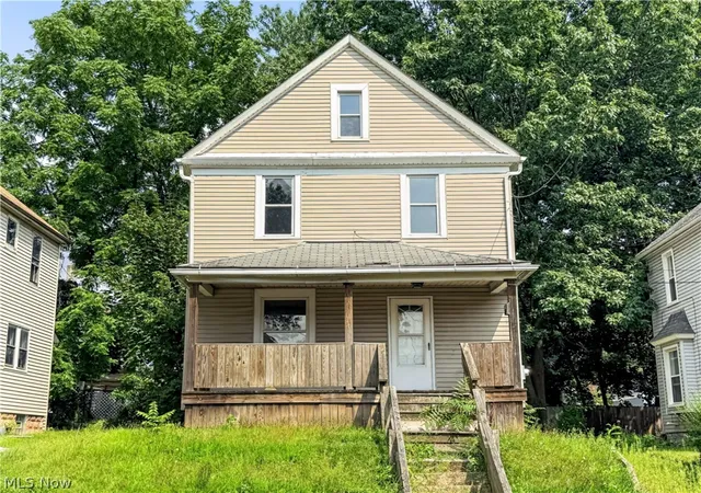 Photo 3 of Single family home for sale at 513 Rentschler St, Akron, OH 44304 | MLS# 5236945 | Listing updated on 2026-08-17