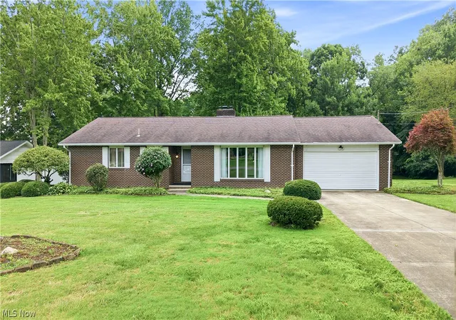 Single family home for sale at 7166 Wildwood Dr, Brookfield, OH 44403 | MLS# 5230710
