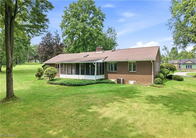 Photo 3 of Single family home for sale at 7166 Wildwood Dr, Brookfield, OH 44403 | MLS# 5230710 | Listing updated on 2026-09-25