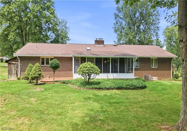 Photo 3 of Single family home for sale at 7166 Wildwood Dr, Brookfield, OH 44403 | MLS# 5230710 | Listing updated on 2026-09-25
