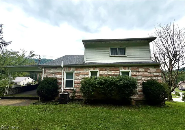 Photo 4 of Single family home for sale at 4166 Cross Crk Rd, Wellsburg, WV 26070 | MLS# 5236759 | Listing updated on 2026-08-17