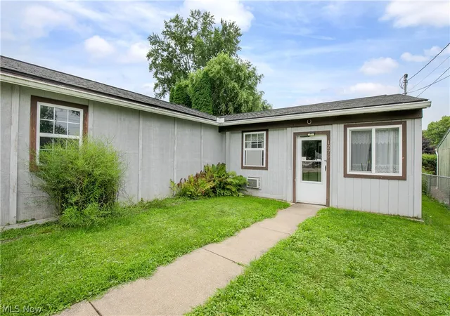 Photo 1 of Single family home for sale at 1276 Prospect St, Barberton, OH 44203 | MLS# 5237041 | Listing updated on 2026-08-27