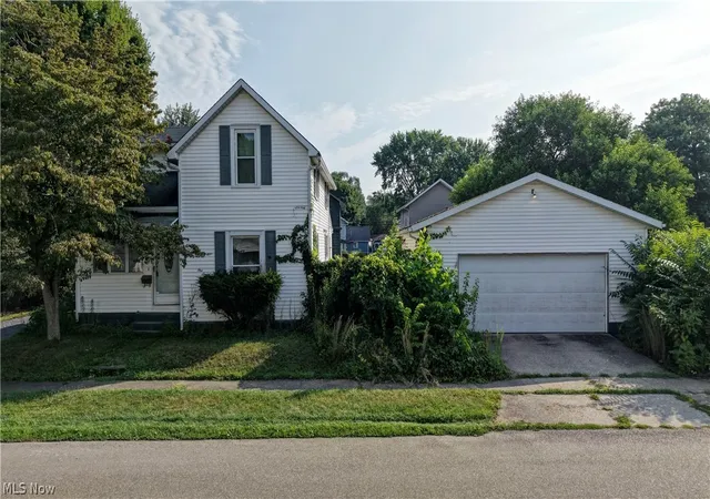 Photo 2 of Sale Pending at 117 Margaret St, Dover, OH 44622 | MLS# 5237336 | Listing updated on 2026-09-15