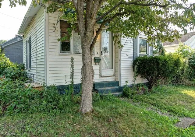 Photo 4 of Sale Pending at 117 Margaret St, Dover, OH 44622 | MLS# 5237336 | Listing updated on 2026-09-15