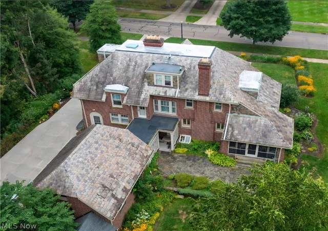 Photo 2 of Sale Pending at 276 S Rose Blvd, Akron, OH 44313 | MLS# 5237233 | Listing updated on 2026-08-21