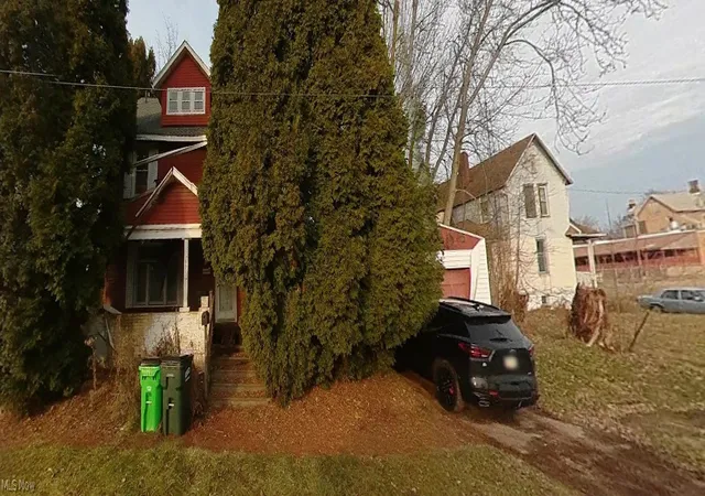 Photo 1 of Single family home for sale at 627 S Morgan Ave, Alliance, OH 44601 | MLS# 5237305 | Listing updated on 2026-08-27