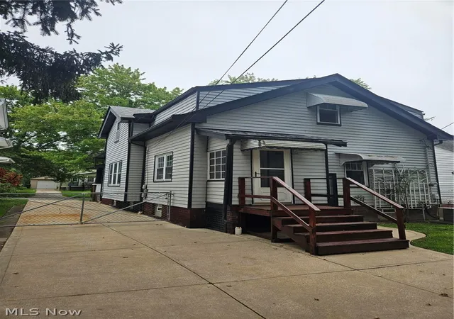 Photo 3 of Sale Pending at 4764 Burleigh Rd, Cleveland, OH 44125 | MLS# 5237320 | Listing updated on 2026-08-20