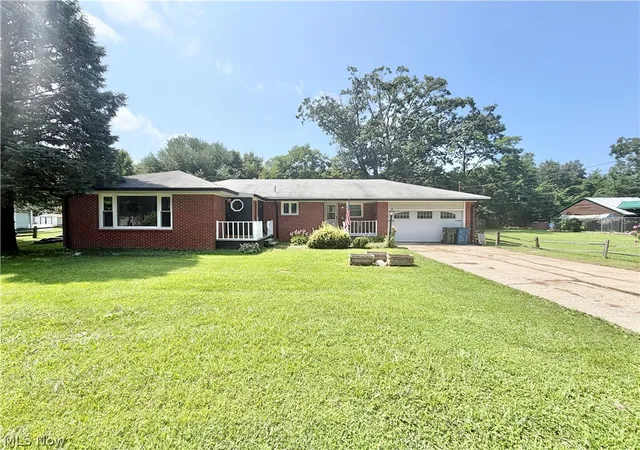 Photo 1 of Single family home for sale at 728 Hazelwood Dr, Vermilion, OH 44089 | MLS# 5237365 | Listing updated on 2026-08-21