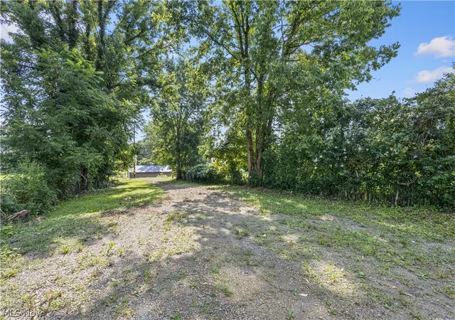 Photo 3 of Single family home for sale at 226 High St, Senecaville, OH 43780 | MLS# 5237375 | Listing updated on 2026-09-23