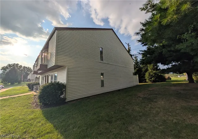 Photo 3 of Condo for sale at 1511 Whitehall Blvd, Kent, OH 44240 | MLS# 5234714 | Listing updated on 2026-09-25