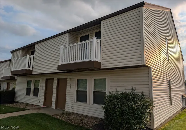 Photo 4 of Condo for sale at 1537 Whitehall Blvd, Kent, OH 44240 | MLS# 5234777 | Listing updated on 2026-09-25