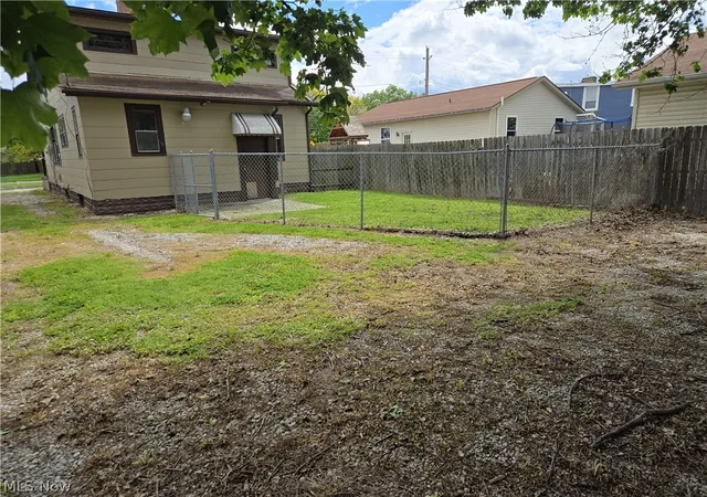 Photo 3 of Single family home for sale at 1635 Triplett Blvd, Akron, OH 44306 | MLS# 5237459 | Listing updated on 2026-08-18