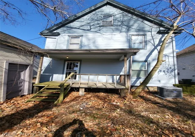 Photo 11 of Single family home for sale at 261 Harrison St, Elyria, OH 44035 | MLS# 5236739 | Listing updated on 2026-08-18