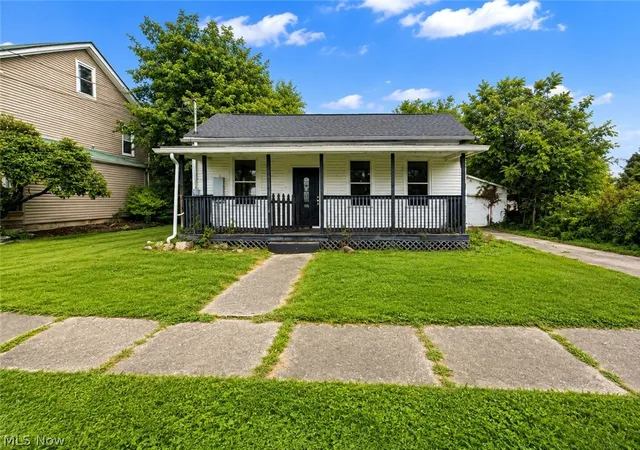Photo 1 of Single family home for sale at 117 Main St, Belpre, OH 45714 | MLS# 5237321 | Listing updated on 2026-08-18