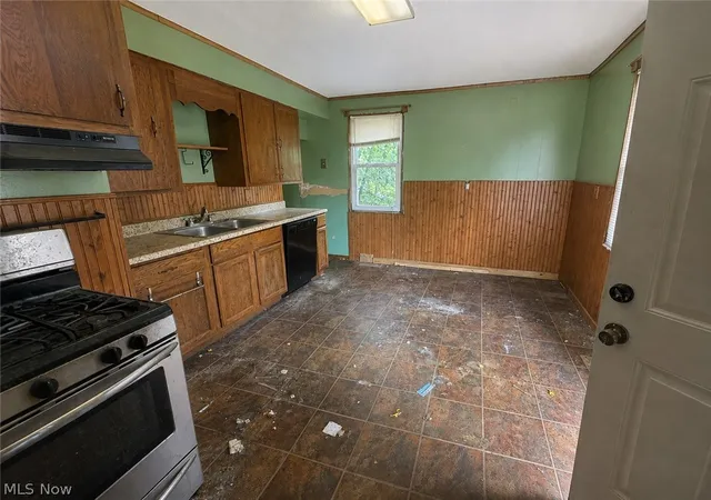 Photo 3 of Single family home for sale at 117 Main St, Belpre, OH 45714 | MLS# 5237321 | Listing updated on 2026-08-18
