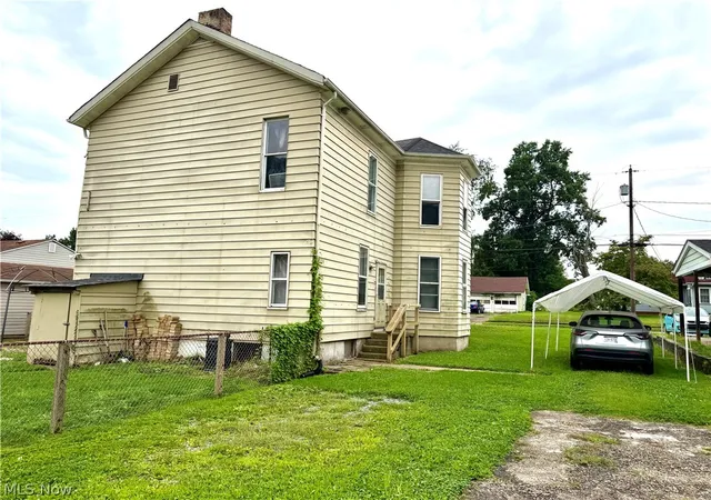 Photo 3 of Single family home for sale at 1010 2nd Avenue, New Cumberland, WV 26047 | MLS# 5236993 | Listing updated on 2026-09-18