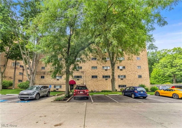 Photo 12 of Condo for sale at 115 S Rocky River Dr #306, Berea, OH 44017 | MLS# 5237486 | Listing updated on 2026-08-28