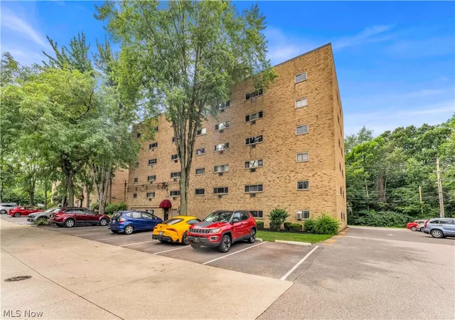 Photo 13 of Condo for sale at 115 S Rocky River Dr #602, Berea, OH 44017 | MLS# 5237412 | Listing updated on 2026-08-28