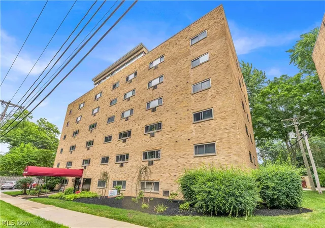 Photo 2 of Condo for sale at 115 S Rocky River Dr #402, Berea, OH 44017 | MLS# 5237411 | Listing updated on 2026-08-28