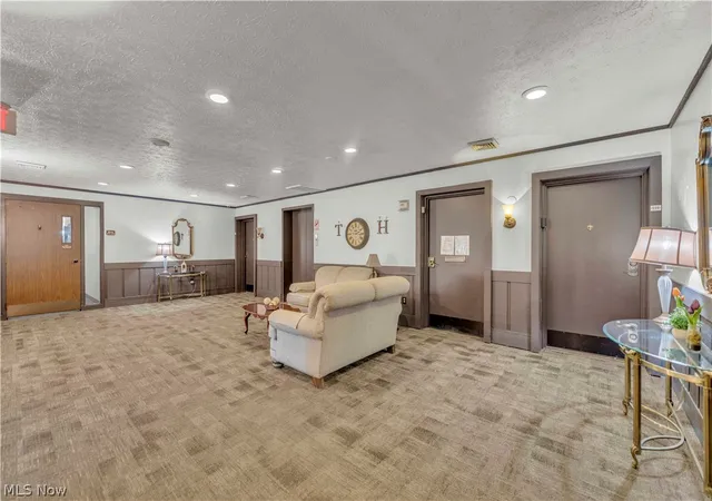 Listing Photo 5 - Condo for sale in building located at 4849 Grace Rd, North Olmsted, OH 44070 - Unit #228