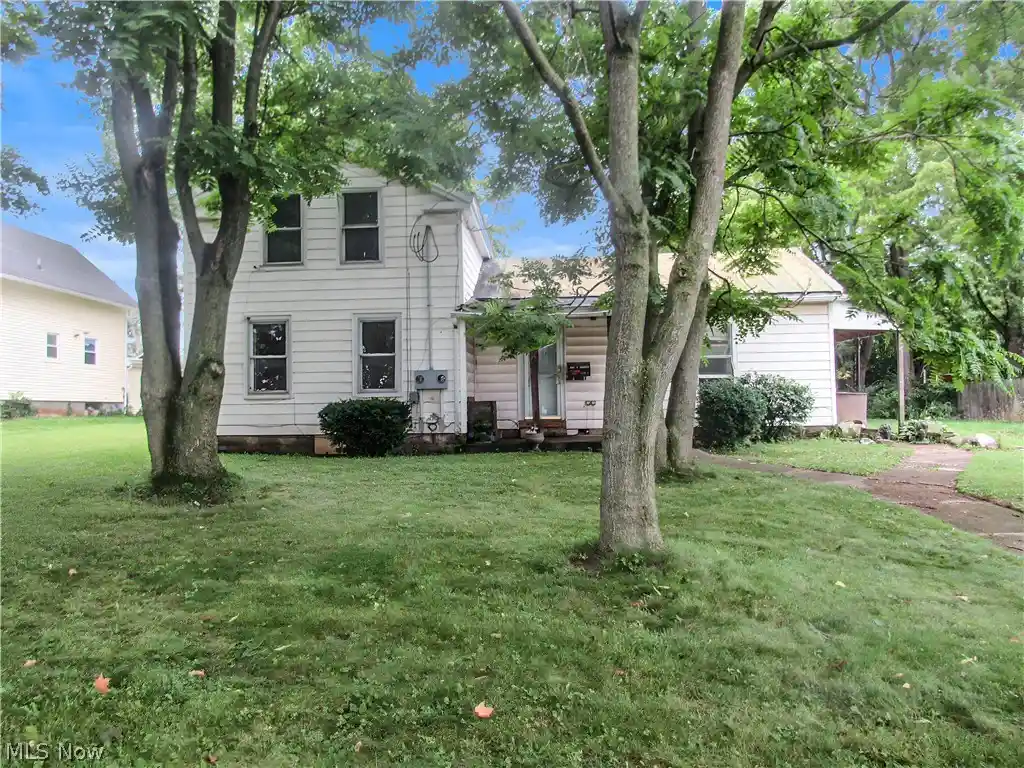 Photo 1 of Sale Pending at 106 Prospect St, Wellington, OH 44090 | MLS# 5237690 | Listing updated on 2026-10-12