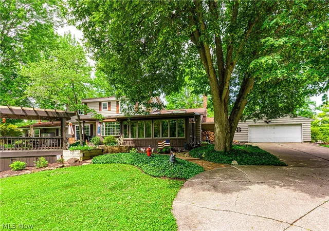 Photo 2 of Single family home for sale at 4140 W Bath Rd, Akron, OH 44333 | MLS# 5237605 | Listing updated on 2026-08-25