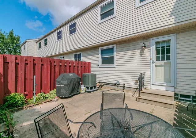 Photo 3 of Condo for sale at 7427 Noble Ct, Mentor, OH 44060 | MLS# 5237702 | Listing updated on 2026-08-19
