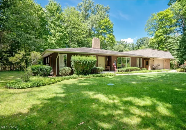 Photo 2 of Single family home for sale at 4200 Sugarbush Dr, Canfield, OH 44406 | MLS# 5237328 | Listing updated on 2026-08-21