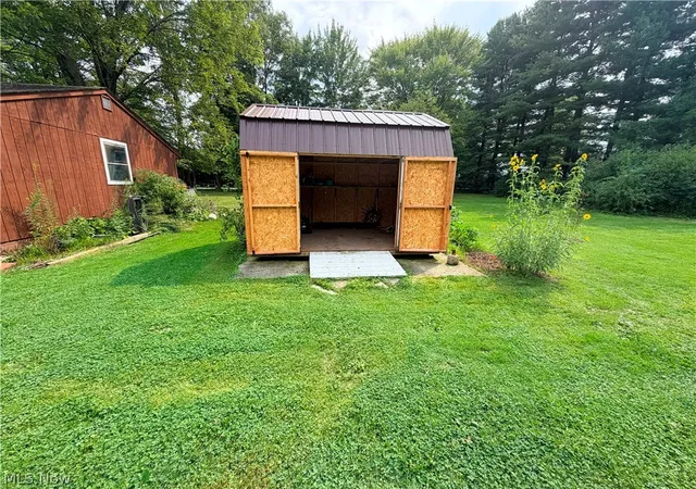 Photo 3 of Sale Pending at 3603 Sodom Hutchings Rd, Cortland, OH 44410 | MLS# 5237773 | Listing updated on 2026-09-23