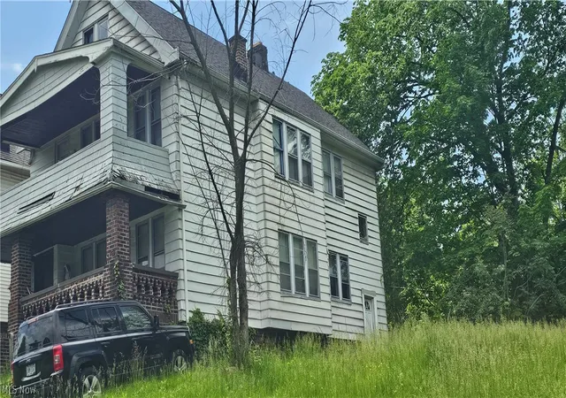 Listing Photo 3 - Condo for sale in building located at 1830 Reyburn Rd, Cleveland, OH 44112