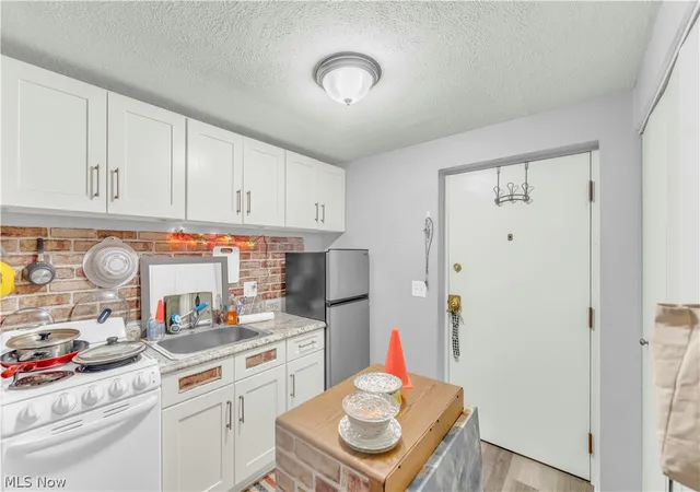 Photo 4 of Condo for sale at 115 S Rocky River Dr #406, Berea, OH 44017 | MLS# 5237779 | Listing updated on 2026-08-28