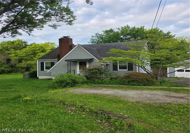 Photo 2 of Single family home for sale at 1944 Turkeyfoot Lake Rd, Barberton, OH 44203 | MLS# 5237612 | Listing updated on 2026-08-19
