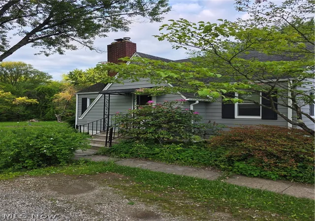 Photo 3 of Single family home for sale at 1944 Turkeyfoot Lake Rd, Barberton, OH 44203 | MLS# 5237612 | Listing updated on 2026-08-19