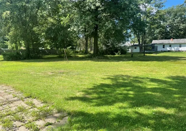 Photo 3 of Single family home for sale at 3364 Glen Oaks Dr, Youngstown, OH 44511 | MLS# 5237821 | Listing updated on 2026-08-19
