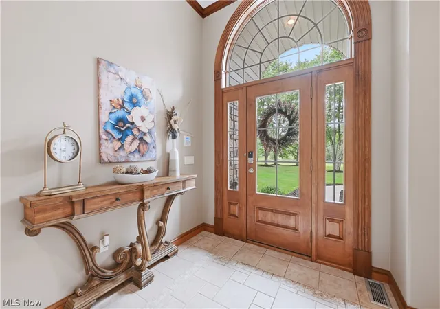Photo 4 of Single family home for sale at 5560 Oak Hl Dr, Warren, OH 44481 | MLS# 5237652 | Listing updated on 2026-09-22