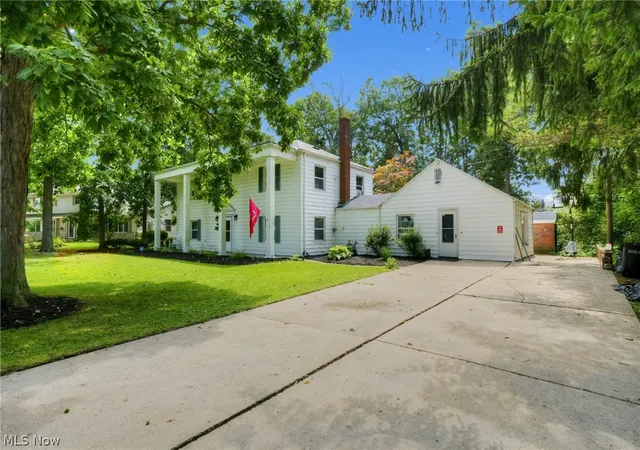 Photo 4 of Single family home for sale at 222 E Howard St, Willard, OH 44890 | MLS# 5237840 | Listing updated on 2026-08-31