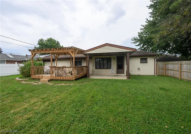 Photo 3 of Single family home for sale at 606 10th Drive Nw, New Philadelphia, OH 44663 | MLS# 5237414 | Listing updated on 2026-08-24