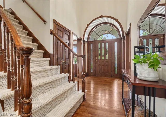 Photo 3 of Sale Pending at 2835 Valley Rd, Cuyahoga Falls, OH 44223 | MLS# 5237511 | Listing updated on 2026-08-31