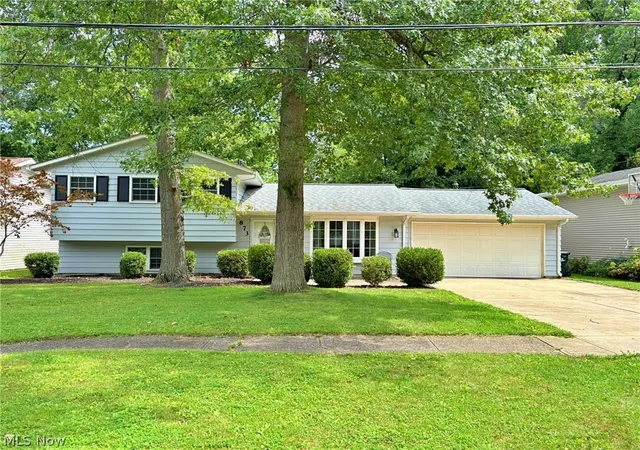 Photo 1 of Single family home for sale at 873 W Shore Blvd, Sheffield Lake, OH 44054 | MLS# 5237866 | Listing updated on 2026-08-23